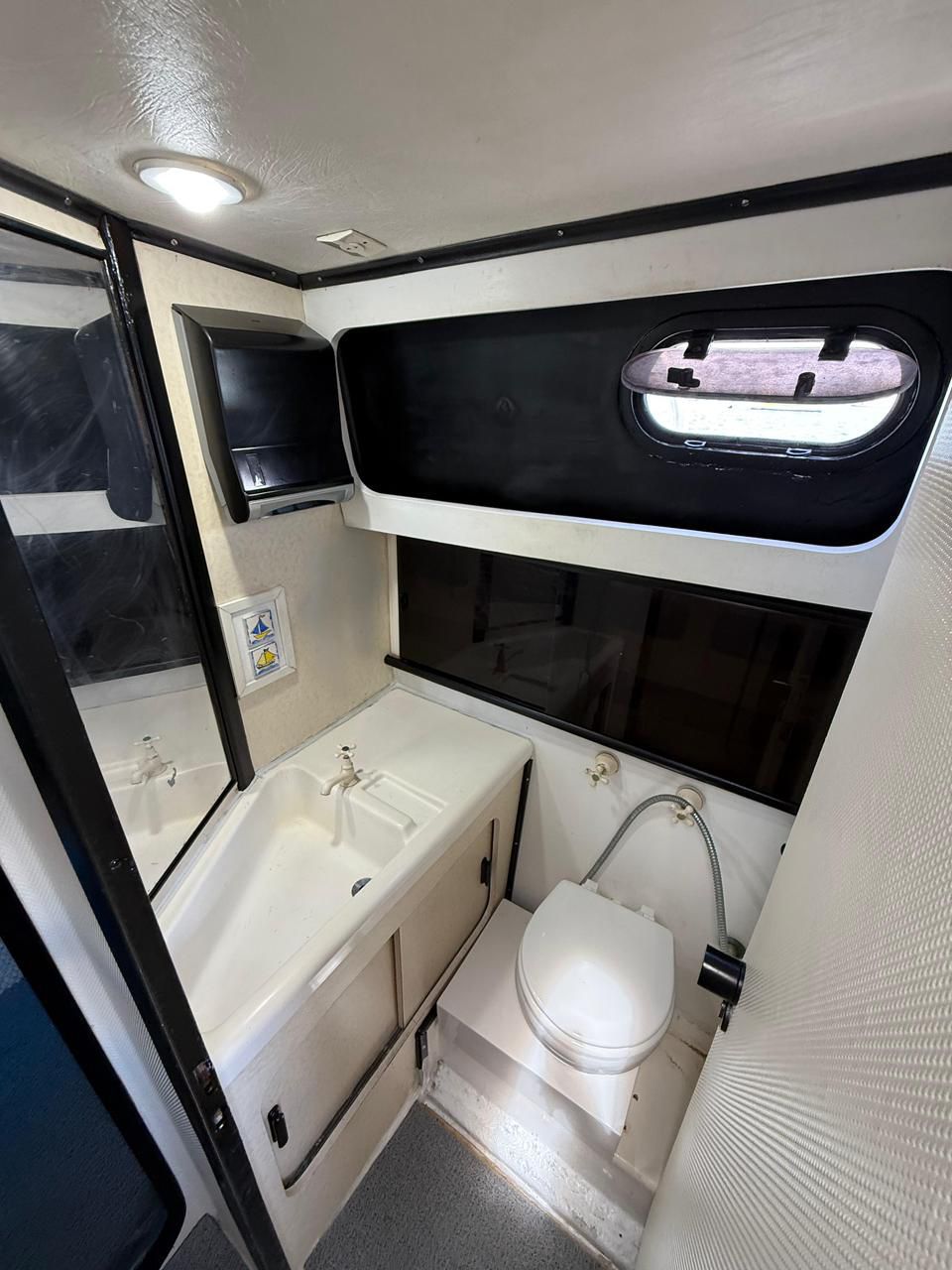 Lancha Oceanic 36 pés - Vista 3