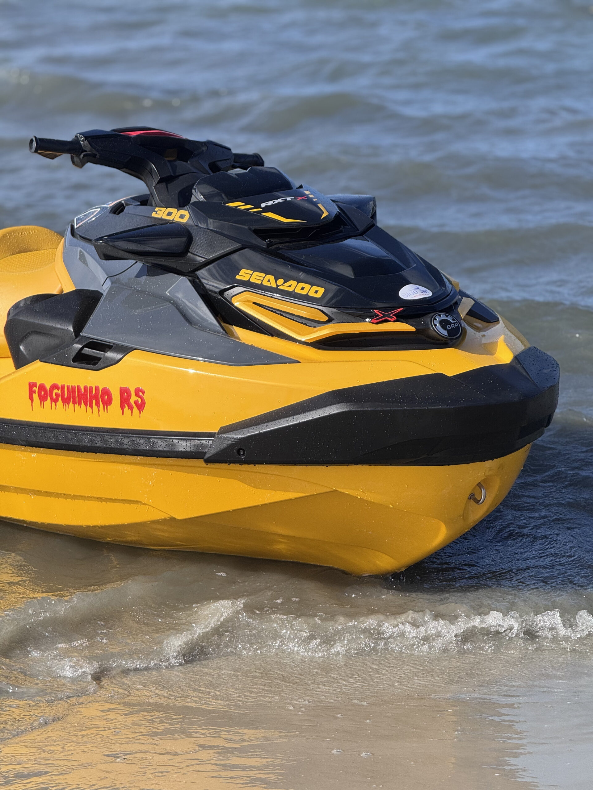 Jet Ski Sea-Doo 300 hp Amarelo - Vista 3